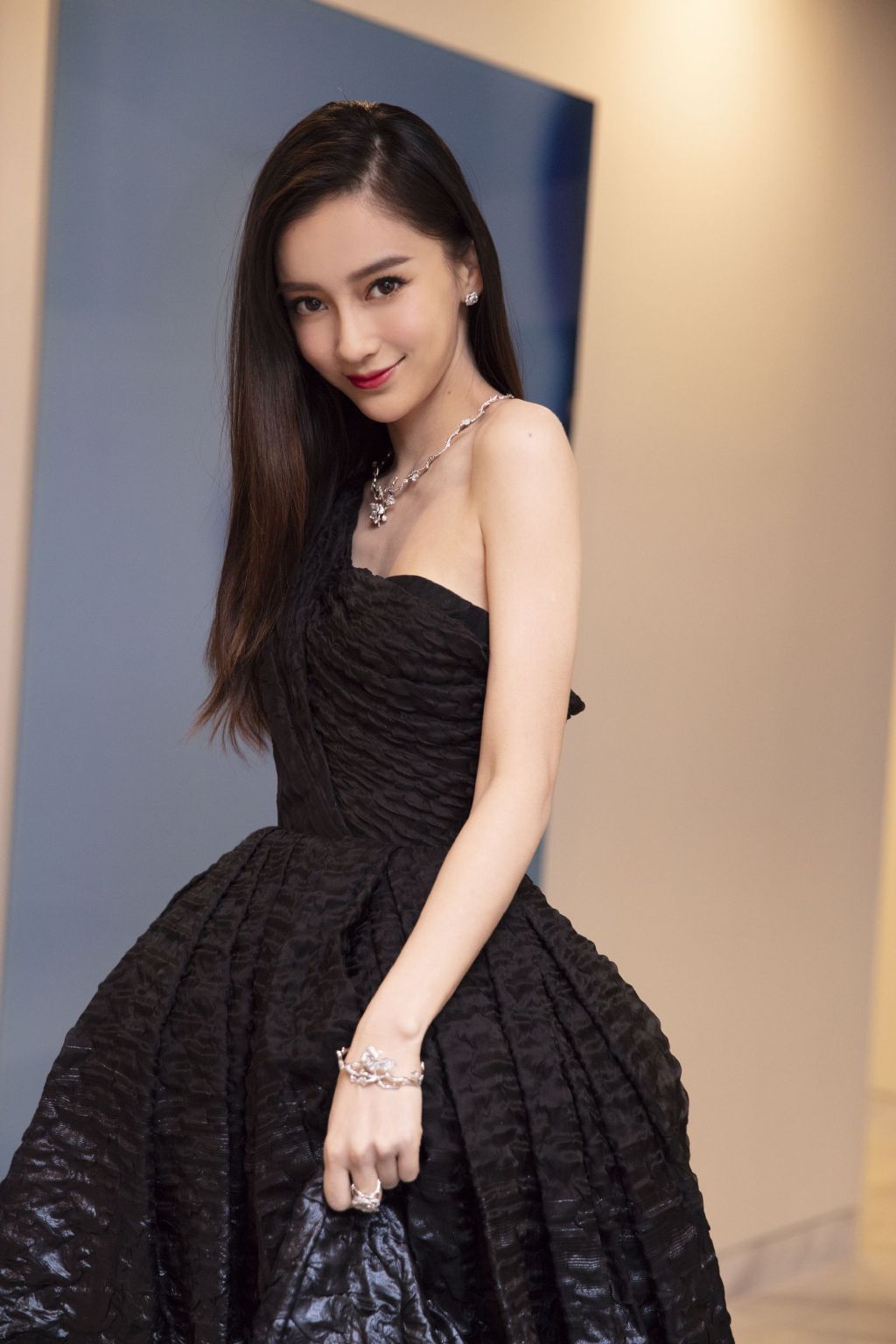 王紫璇图片