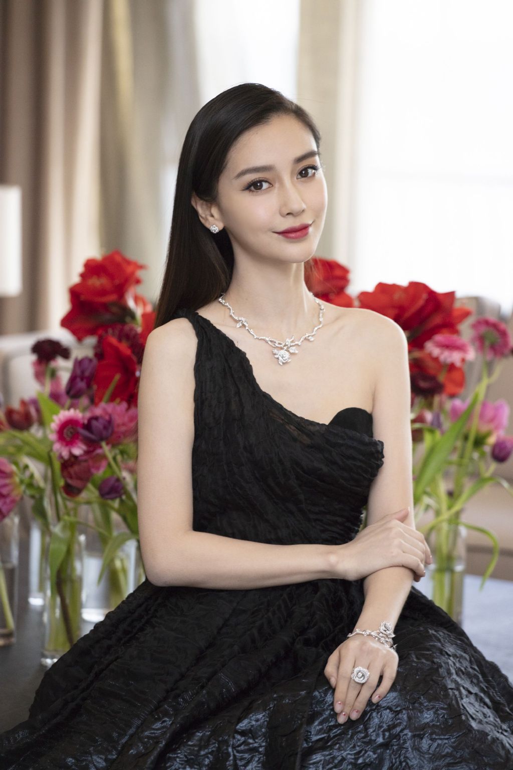 王紫璇图片