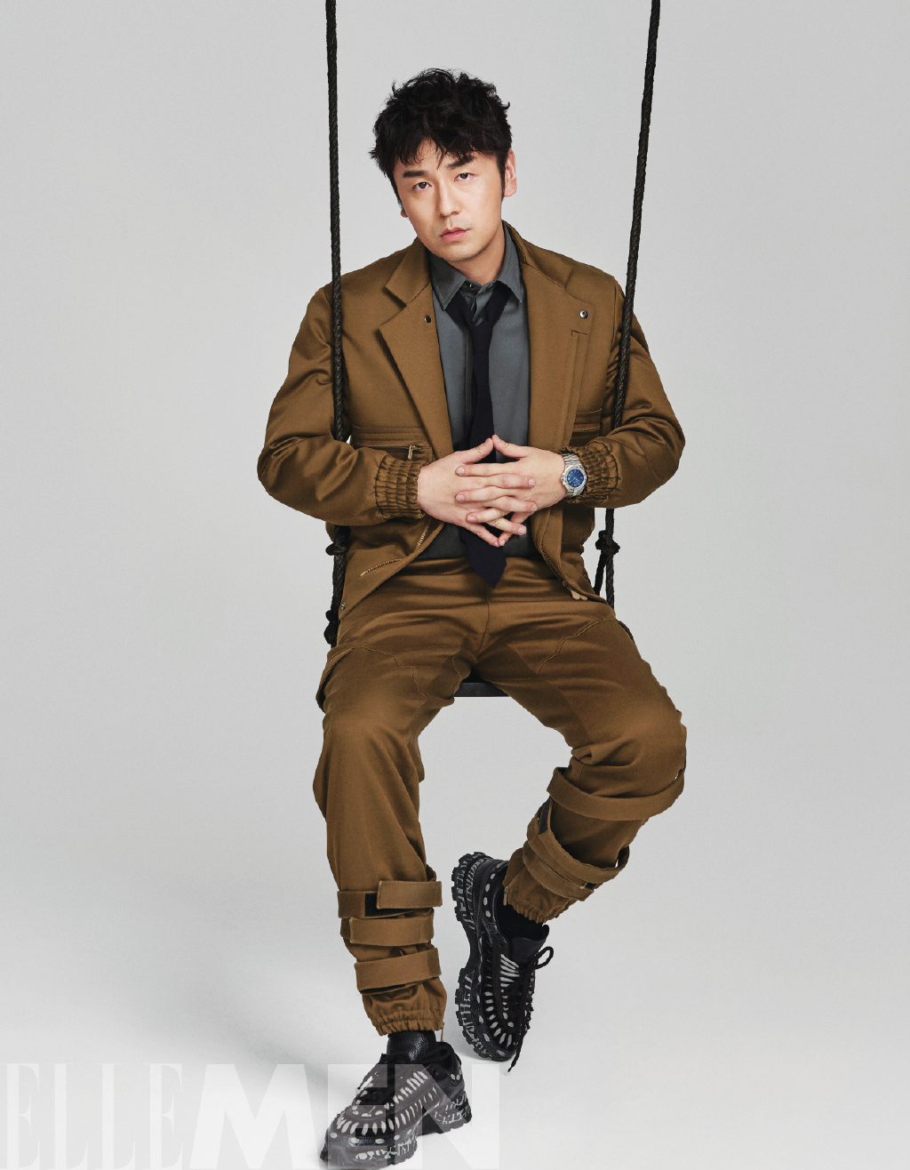 高清辽宁省鞍山男演员雷佳音芭莎明星慈善夜帅气图片图片