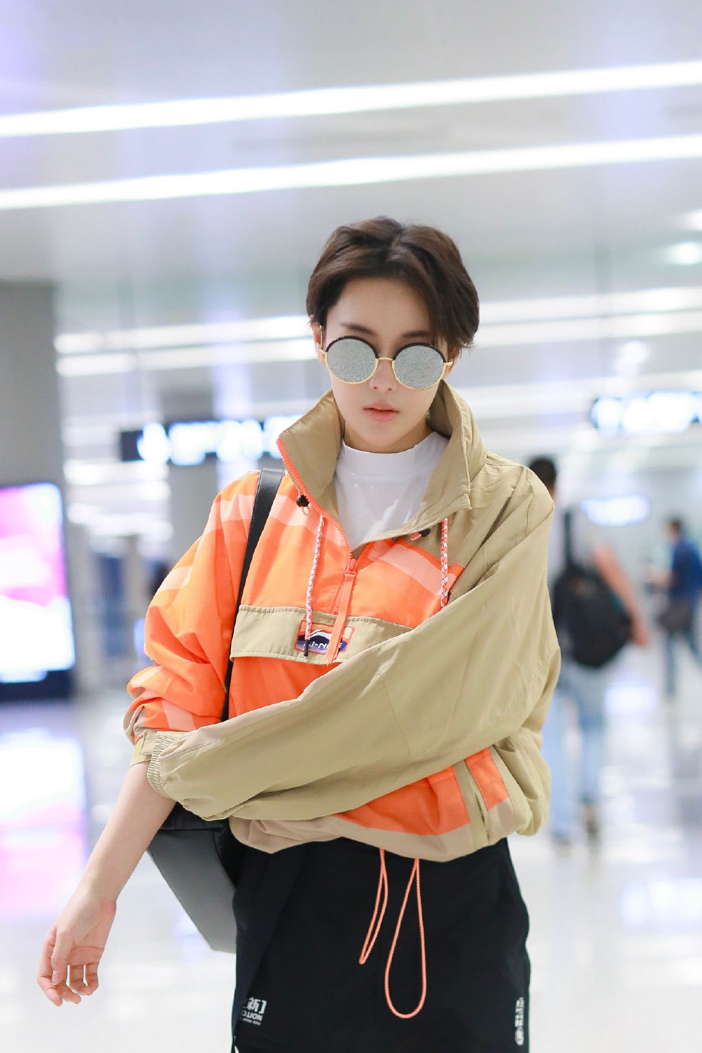 张馨予性感长裙礼服高清图片图片