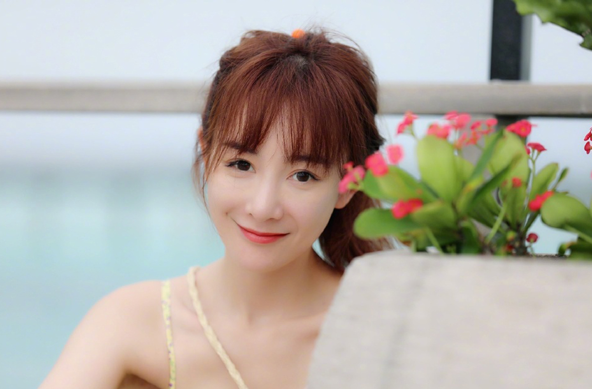 张檬轻熟女写真 婉约大气知性美图片