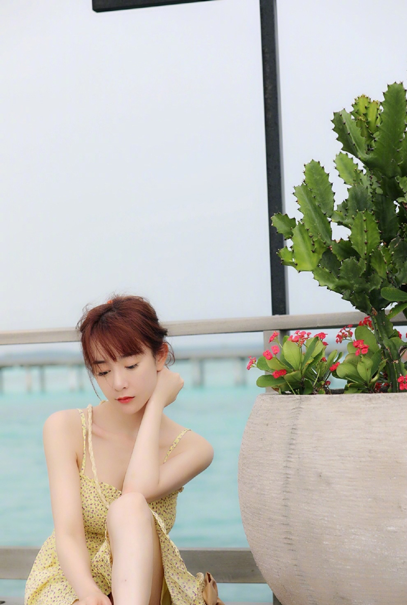 张檬轻熟女写真 婉约大气知性美图片