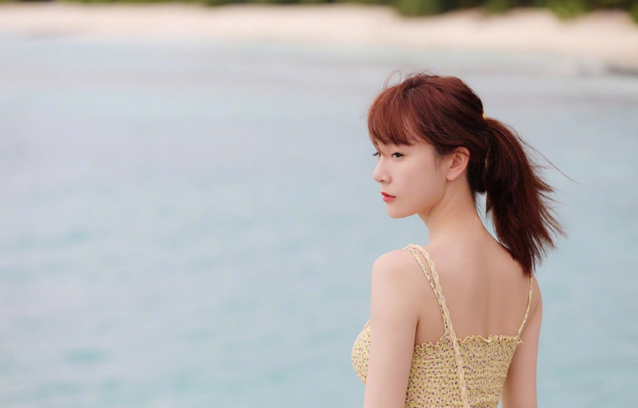 张檬轻熟女写真 婉约大气知性美图片