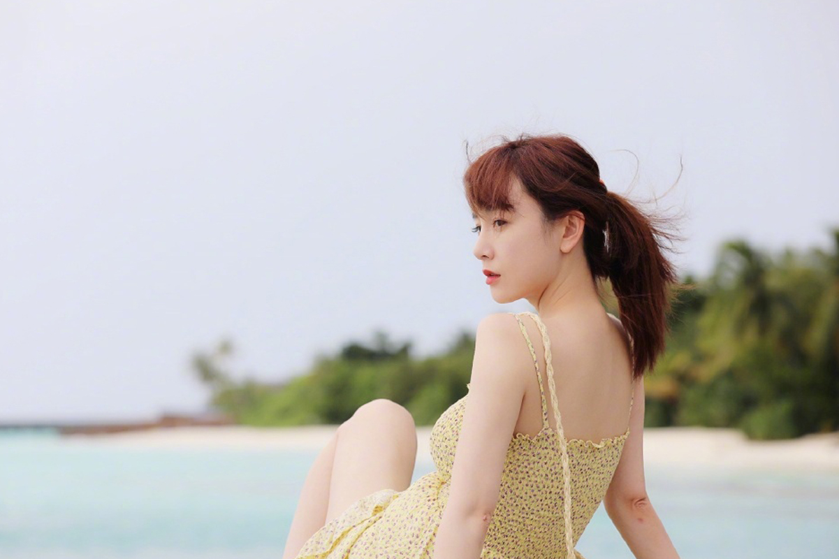 张檬轻熟女写真 婉约大气知性美图片