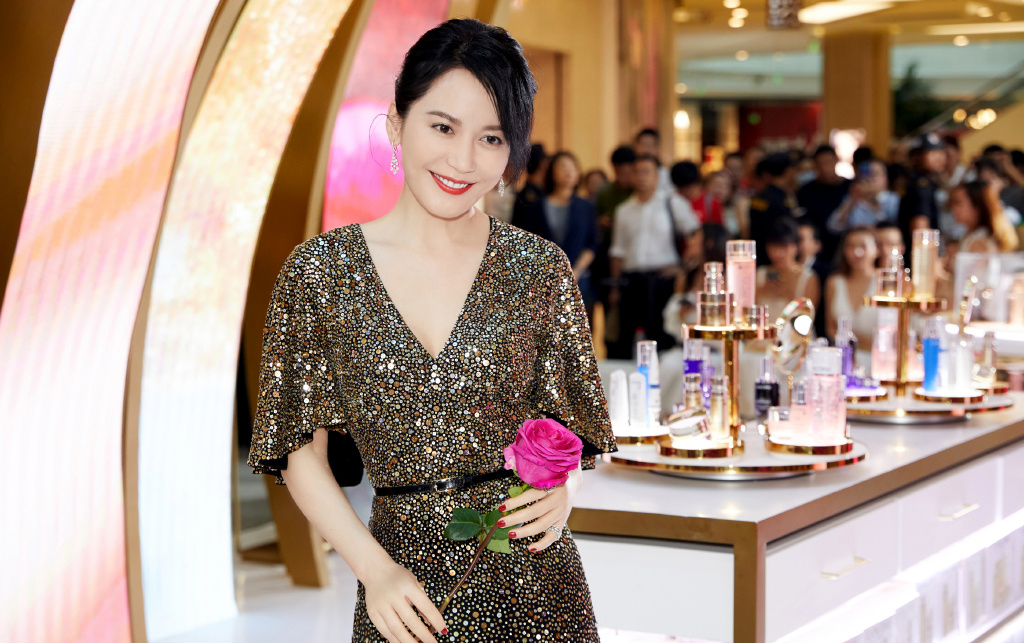 高清中国导演,演员俞飞鸿优雅知性写真图片桌面壁纸图片 高清中国导演,演员俞飞鸿优雅知性写真图片桌面壁纸图片