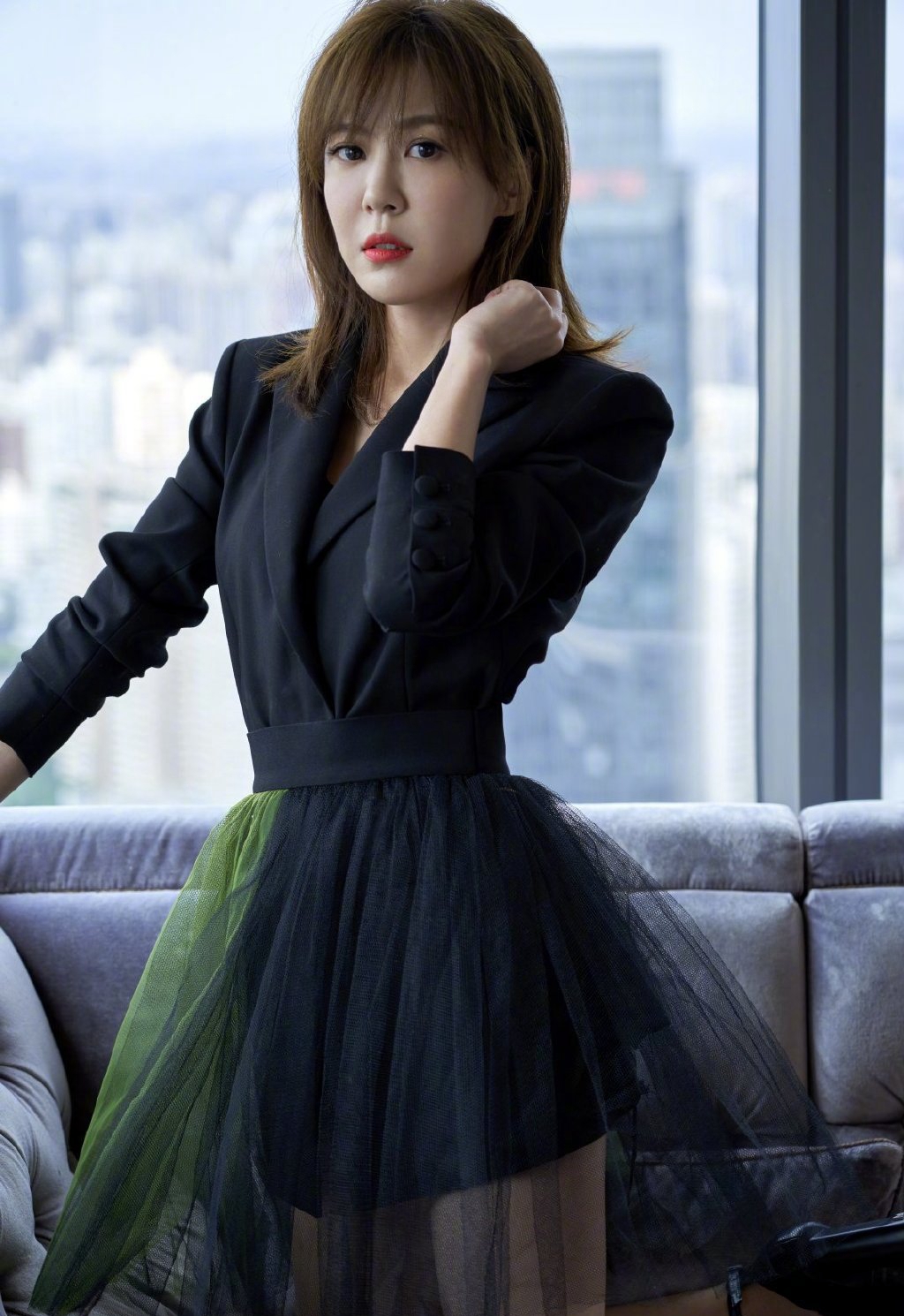 中国山东省济南市章丘女演员李金铭时尚靓丽写真图片图片
