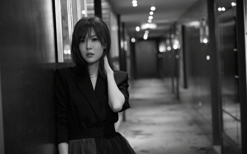 中国山东省济南市章丘女演员李金铭时尚靓丽写真图片图片