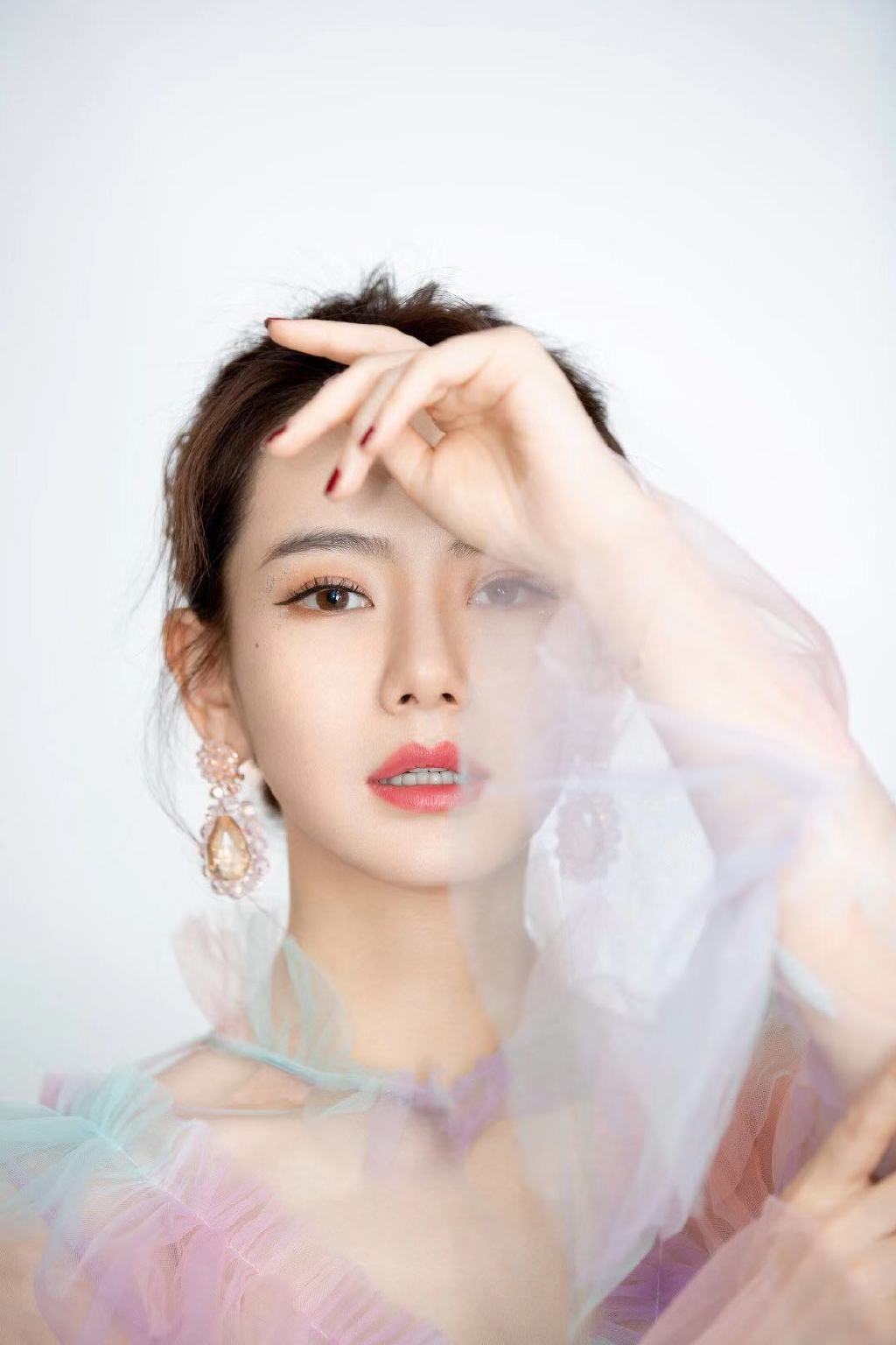 中国内地湖南广水女演员郑雅文酷美街拍写真图片图片 中国内地湖南广水女演员郑雅文酷美街拍写真图片图片