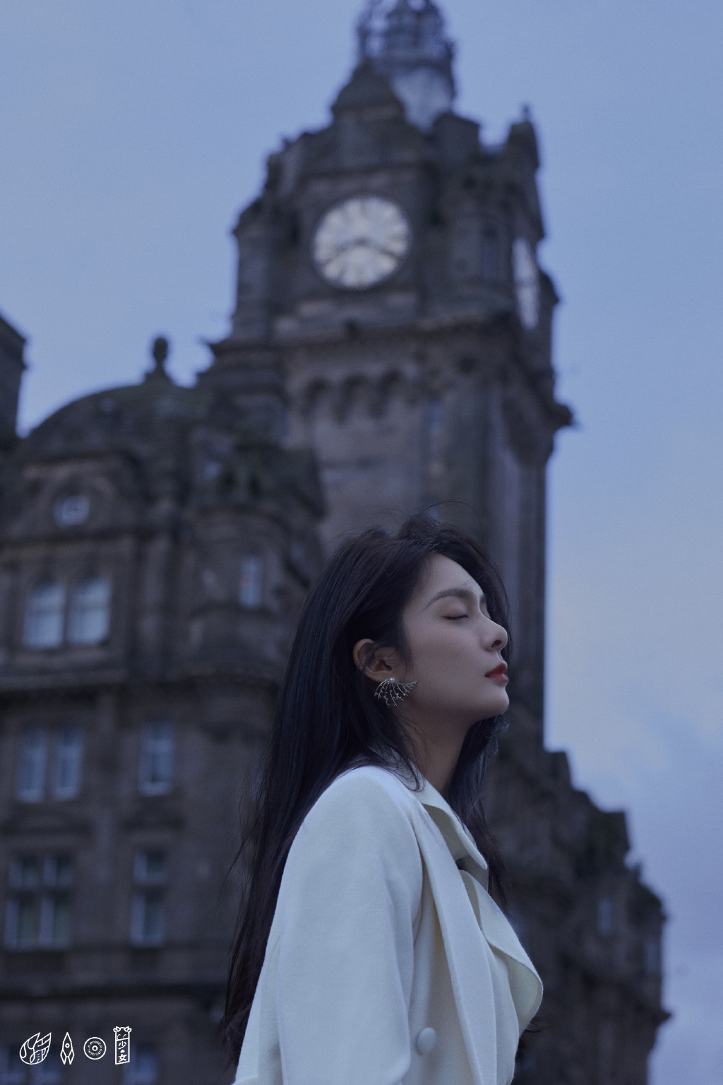 中国内地湖南广水女演员郑雅文红裙性感写真图片图片 中国内地湖南广水女演员郑雅文红裙性感写真图片图片