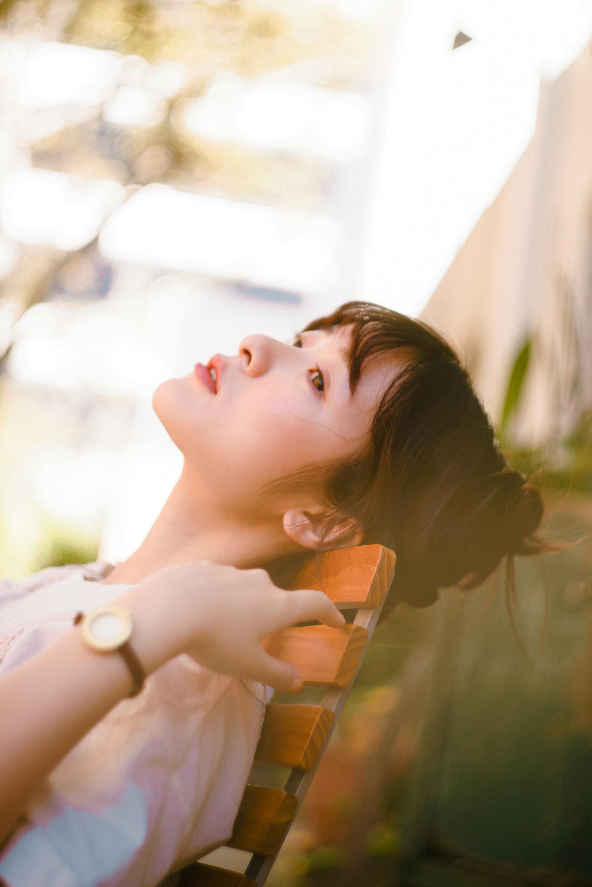 高清浙江省宁波美女徐娇户外吃红薯街拍可爱写真图片图片 高清浙江省宁波美女徐娇户外吃红薯街拍可爱写真图片图片