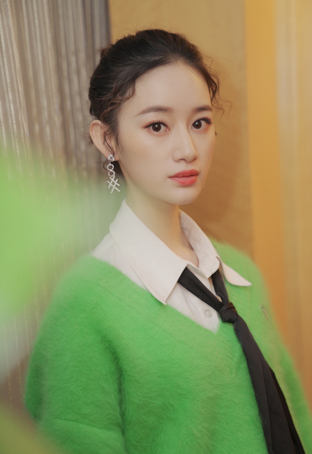 中国内地上海市长宁影视女演员郭晓婷清新粉嫩写真图片图片