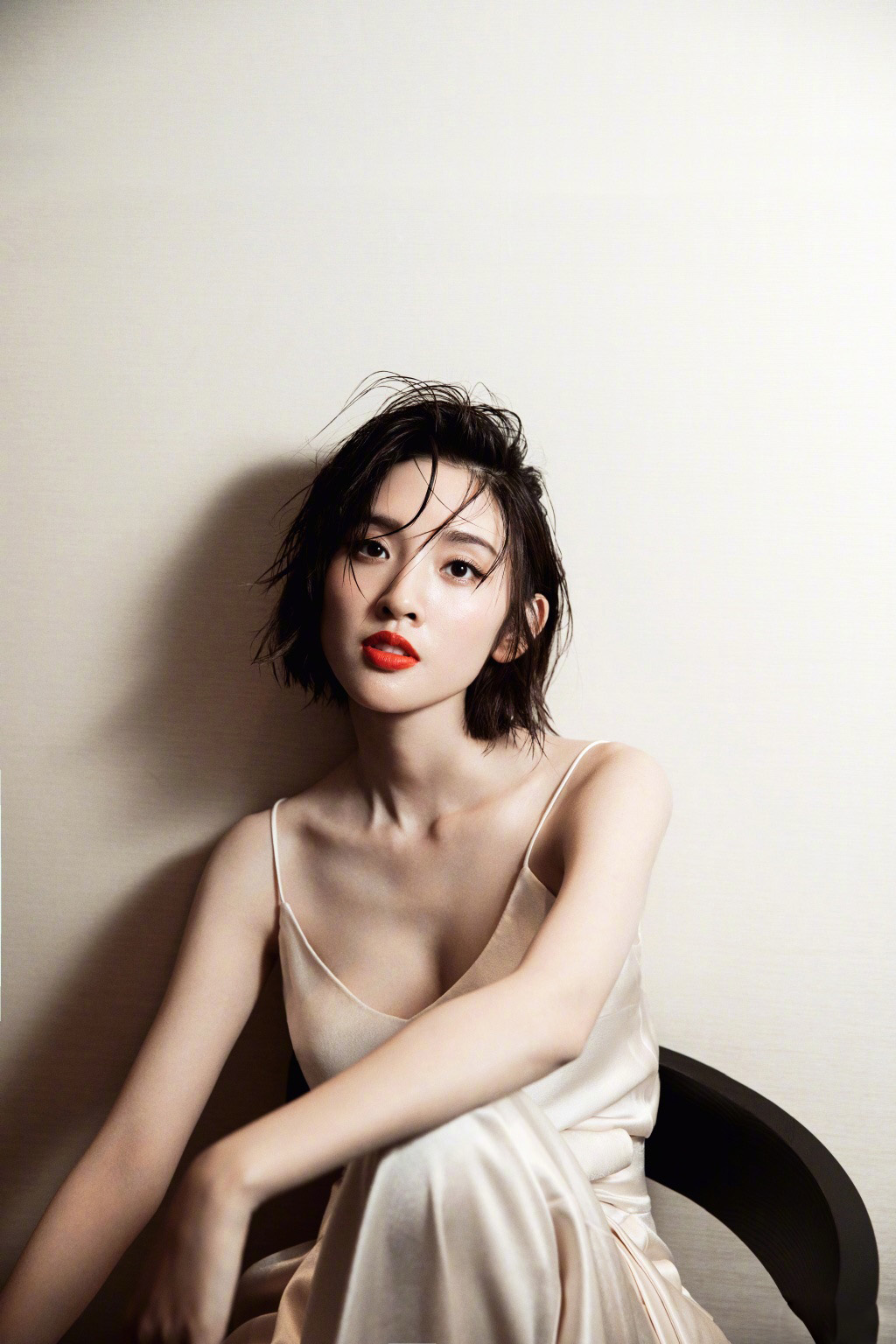 高清中国内地四川女演员唐艺昕湿发吊带裙性感写真图片图片 高清中国内地四川女演员唐艺昕湿发吊带裙性感写真图片图片