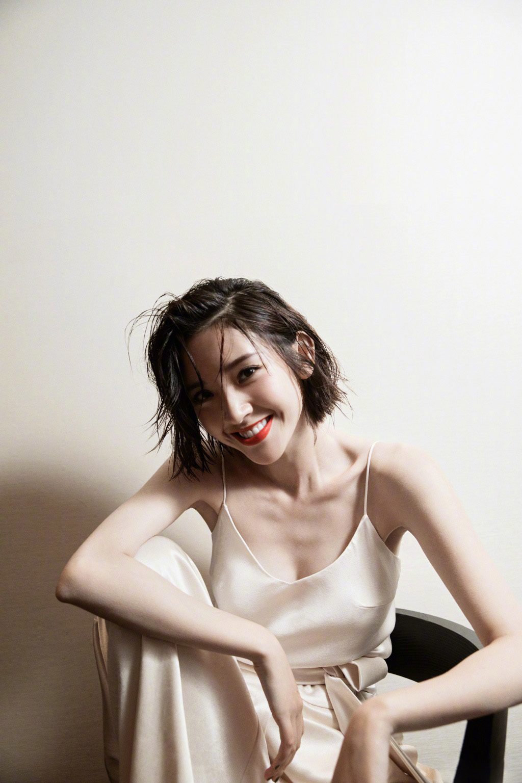 高清中国内地四川女演员唐艺昕湿发吊带裙性感写真图片图片 高清中国内地四川女演员唐艺昕湿发吊带裙性感写真图片图片