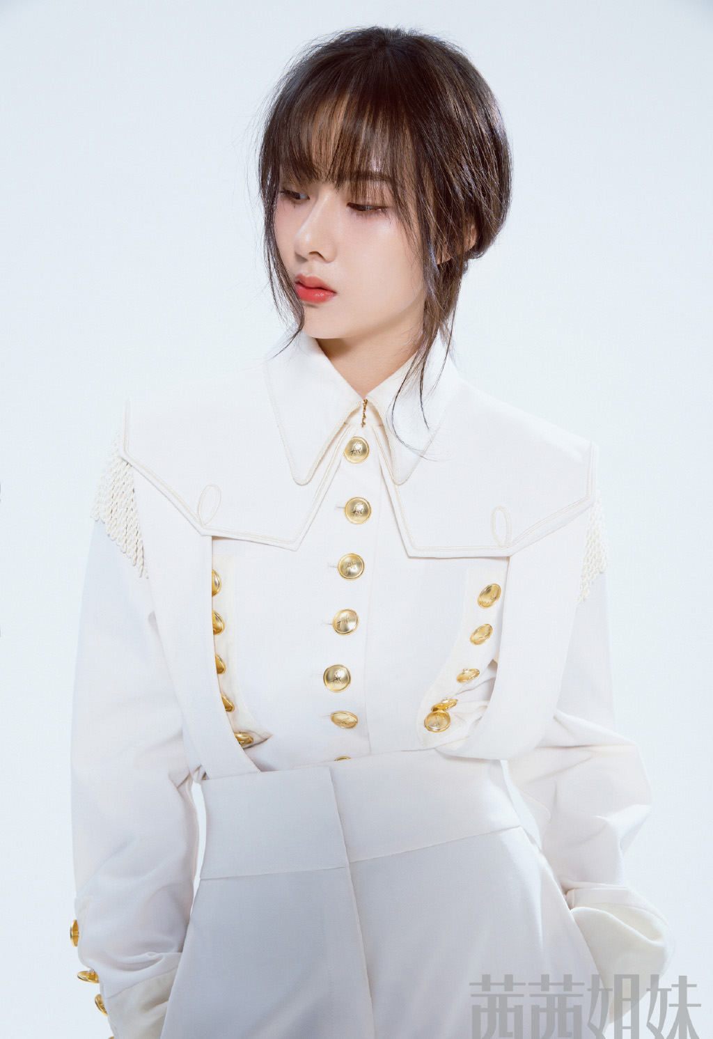 中国内地湖北省武汉女演员曹曦月性感写真高清电脑桌面壁纸图片
