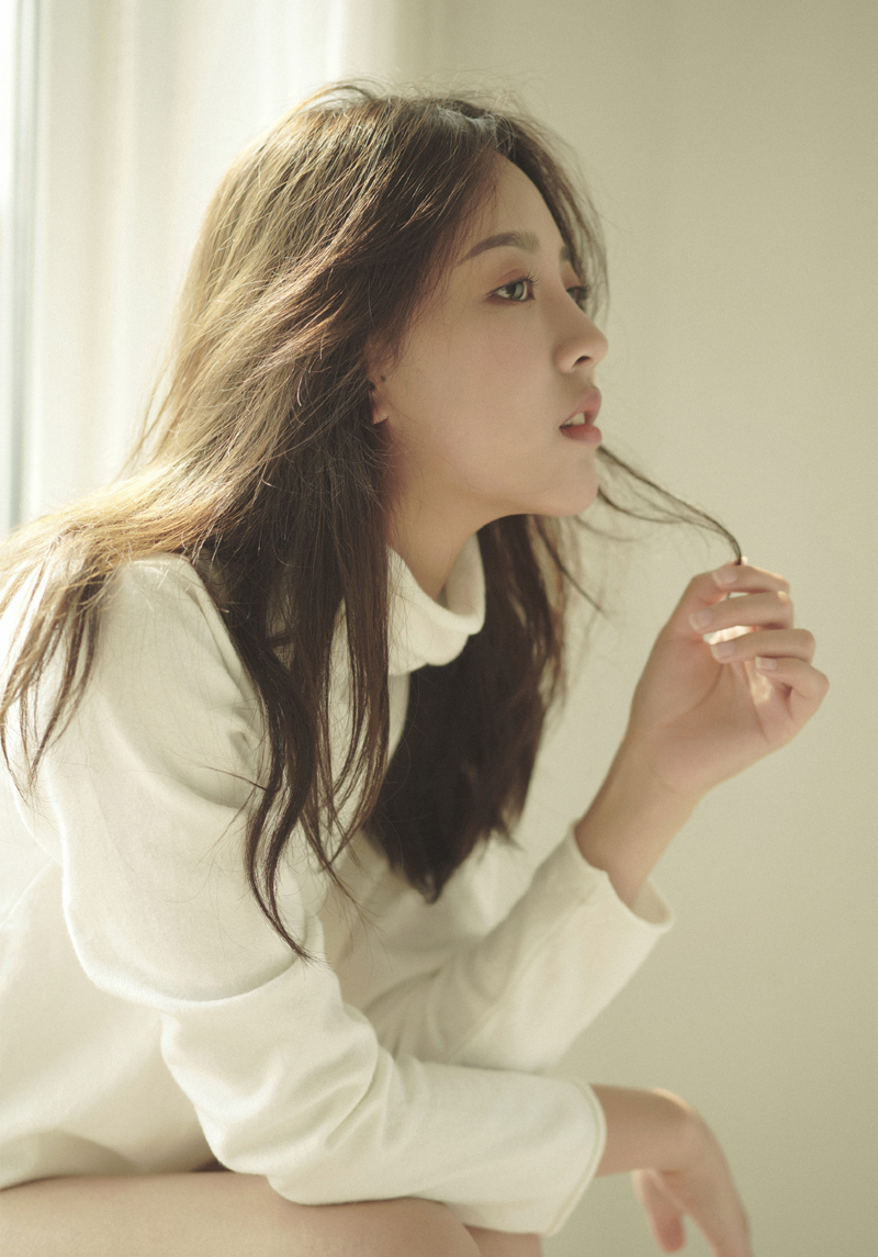 中国内地福建永安女演员张静初性感深V礼服写真图片图片