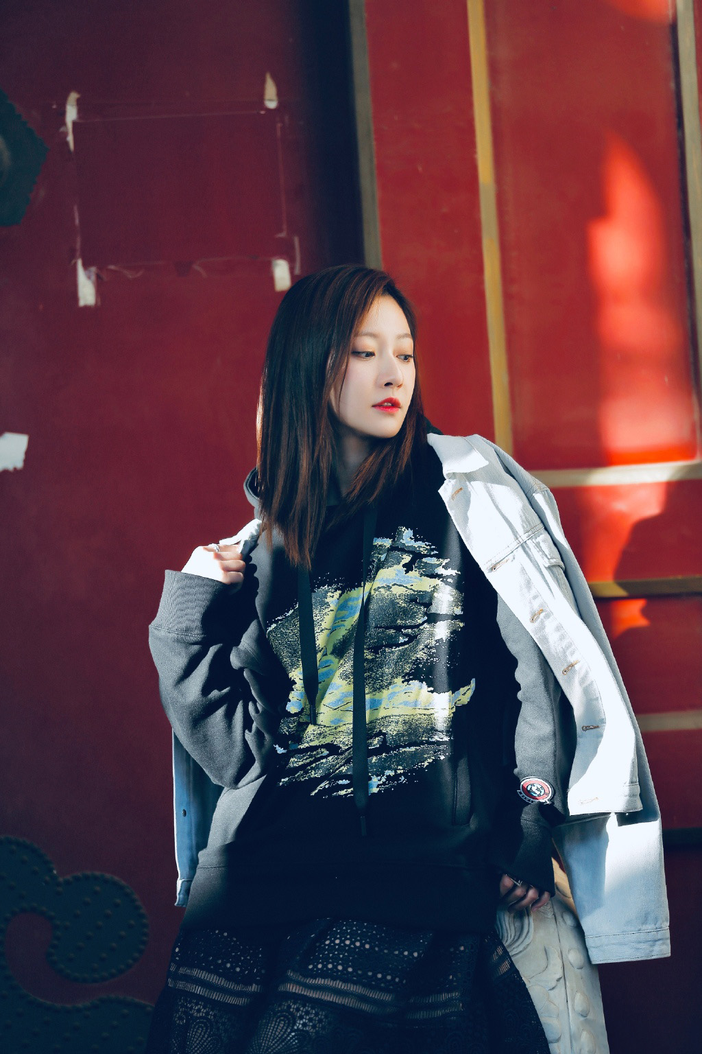 中国四川成都女演员余玥慵懒甜美生活照图片图片