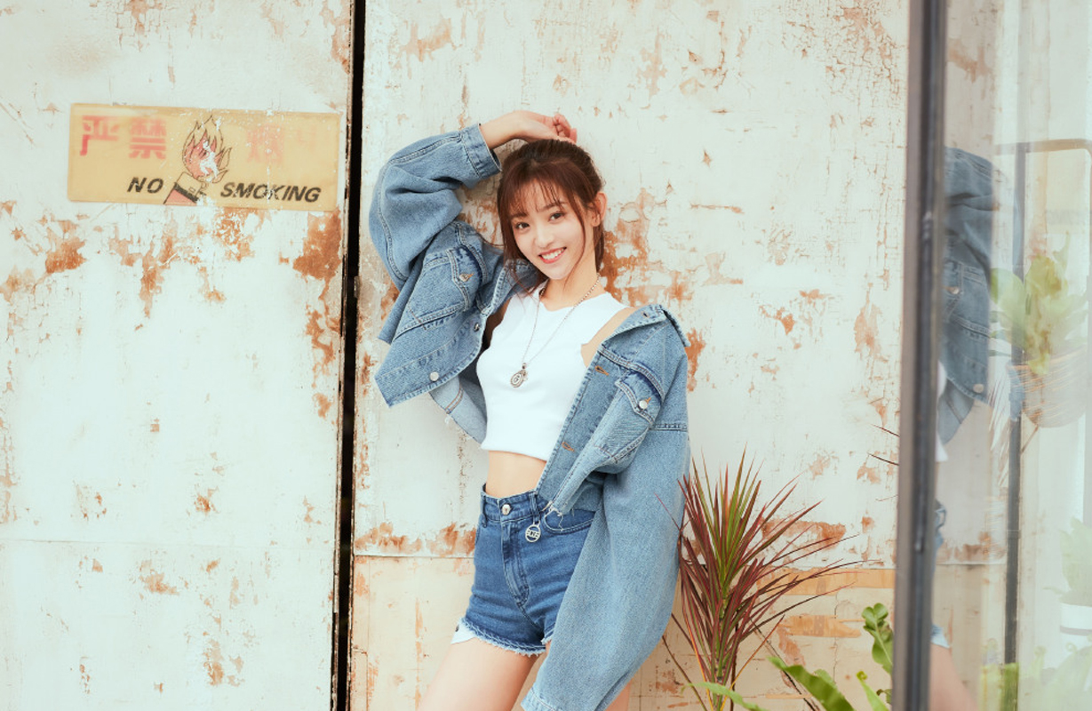 高清湖南省湘潭美女罗予彤性感活动照图片图片