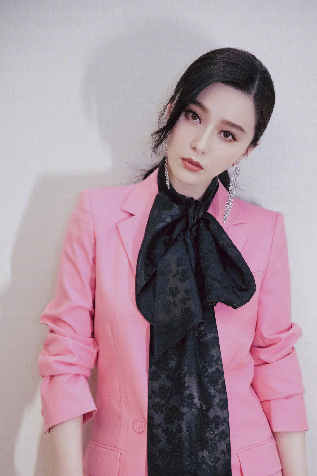 内地山东青岛女演员范冰冰《芭莎珠宝》高贵性感写真图片图片