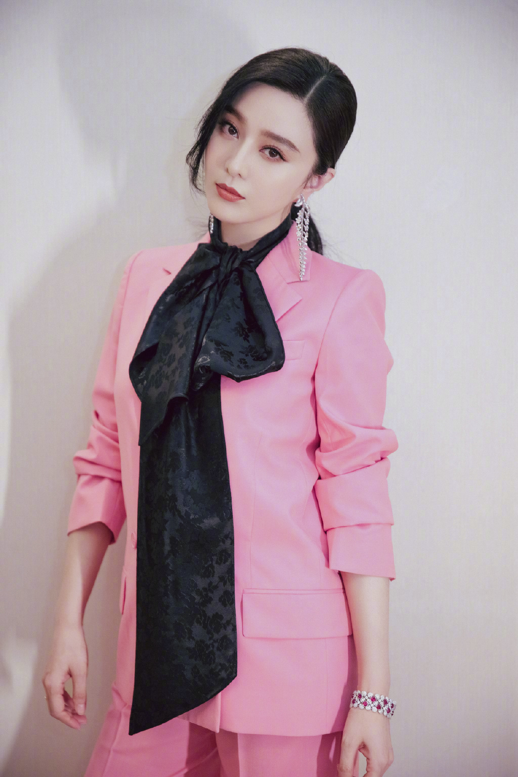 内地山东青岛女演员范冰冰《芭莎珠宝》高贵性感写真图片图片