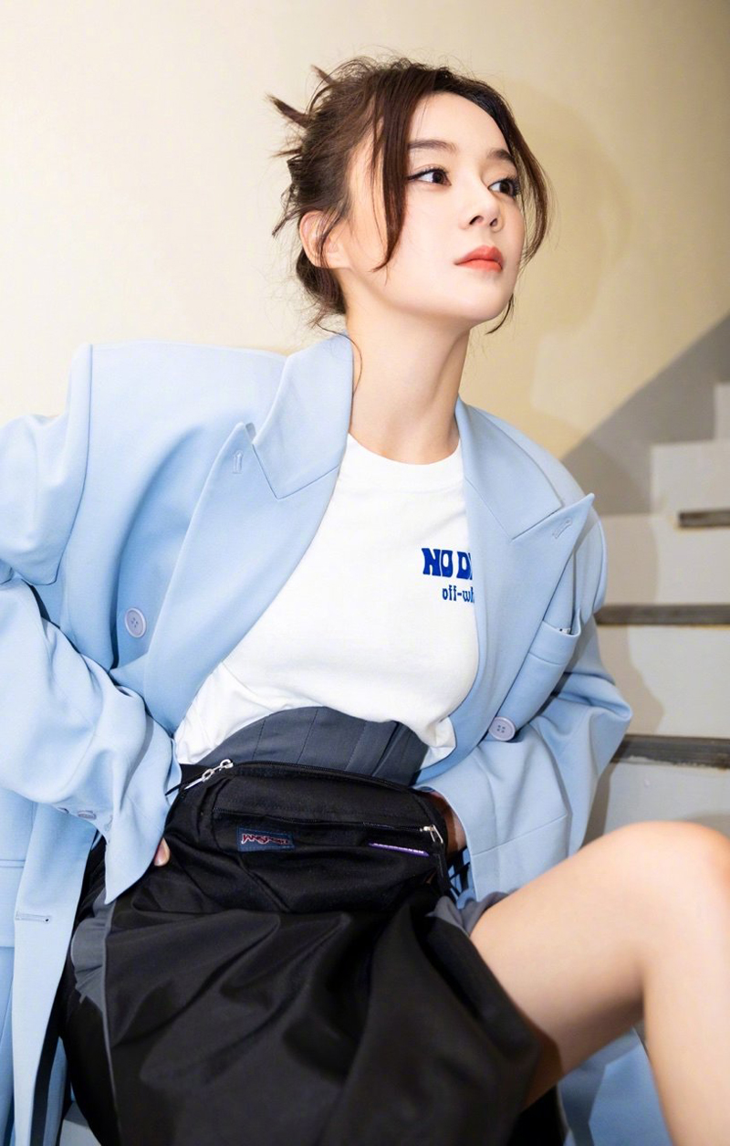 高清中国内地影视湖北省襄阳女演员袁姗姗羽毛裙唯美写真桌面壁纸图片