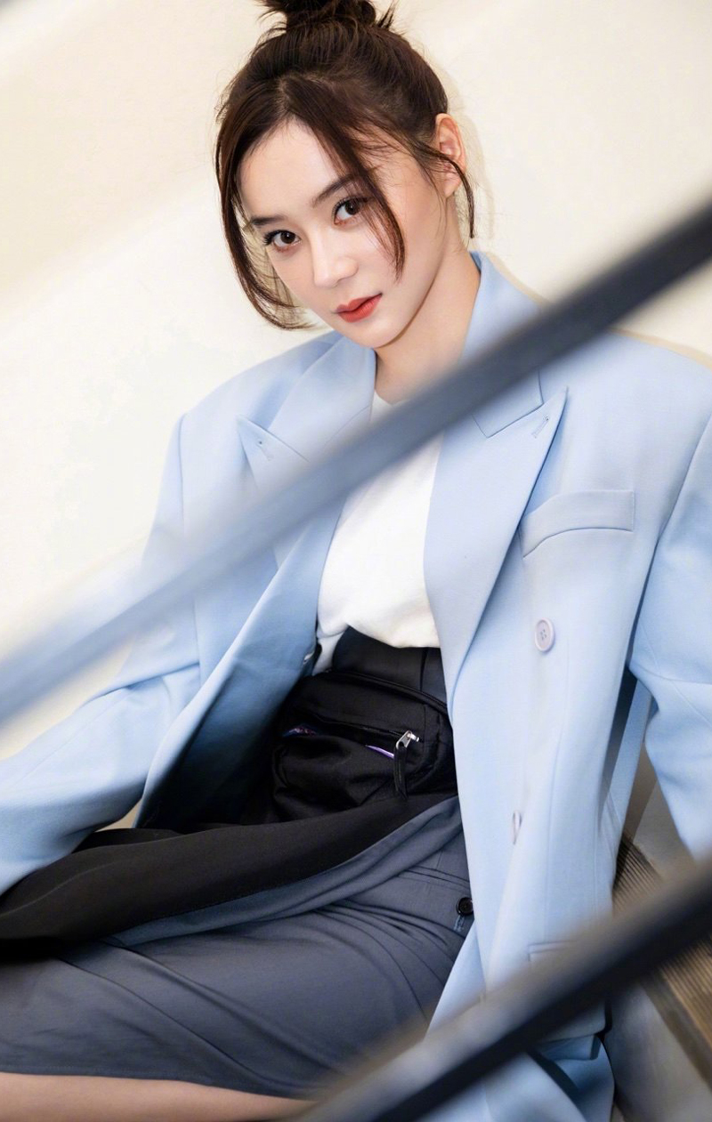 高清中国内地影视湖北省襄阳女演员袁姗姗羽毛裙唯美写真桌面壁纸图片 高清中国内地影视湖北省襄阳女演员袁姗姗羽毛裙唯美写真桌面壁纸图片