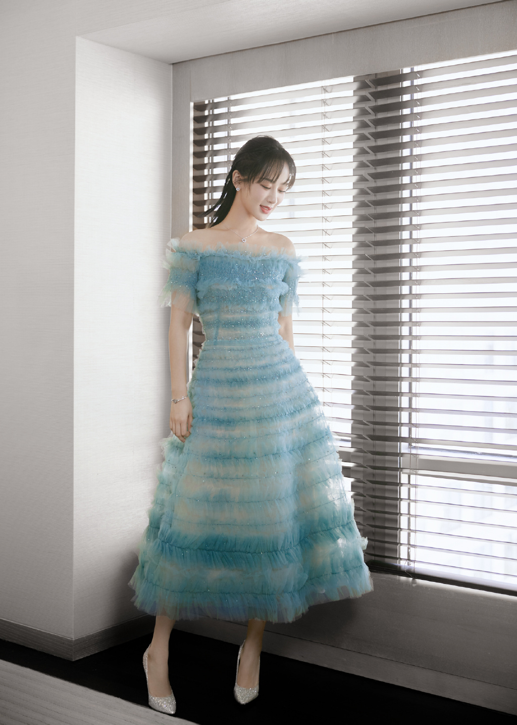 高清中国内地影视北京女演员杨紫微博之夜性感优雅写真图片图片