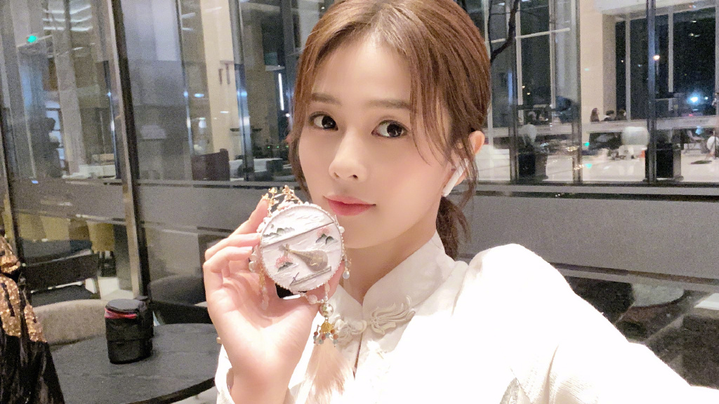 江苏常州职业模特女演员白鹿时尚迷人写真图片图片
