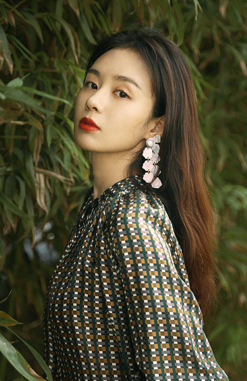 王丽坤短发清爽写真大片图片