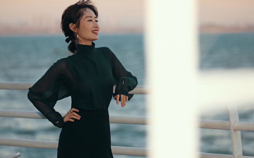 高清湖北武汉影视女演员刘敏涛温婉气质写真图片图片