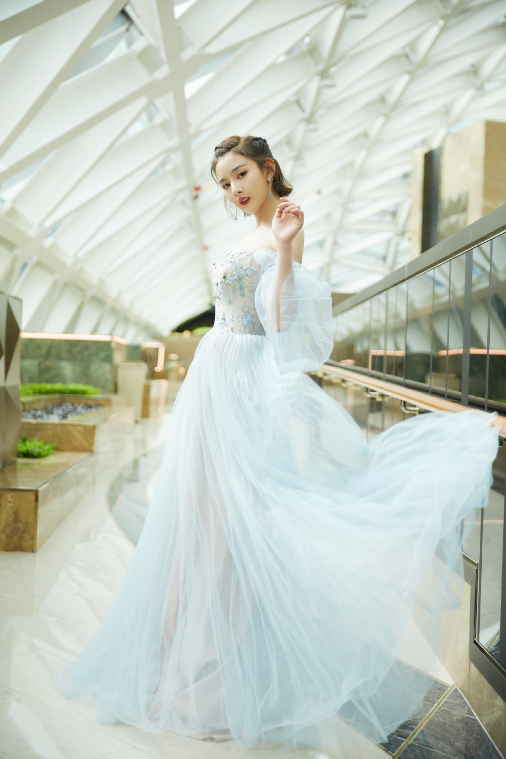 中国北京当代95后女演员小哪吒宋祖儿时尚清新写真桌面壁纸图片 中国北京当代95后女演员小哪吒宋祖儿时尚清新写真桌面壁纸图片