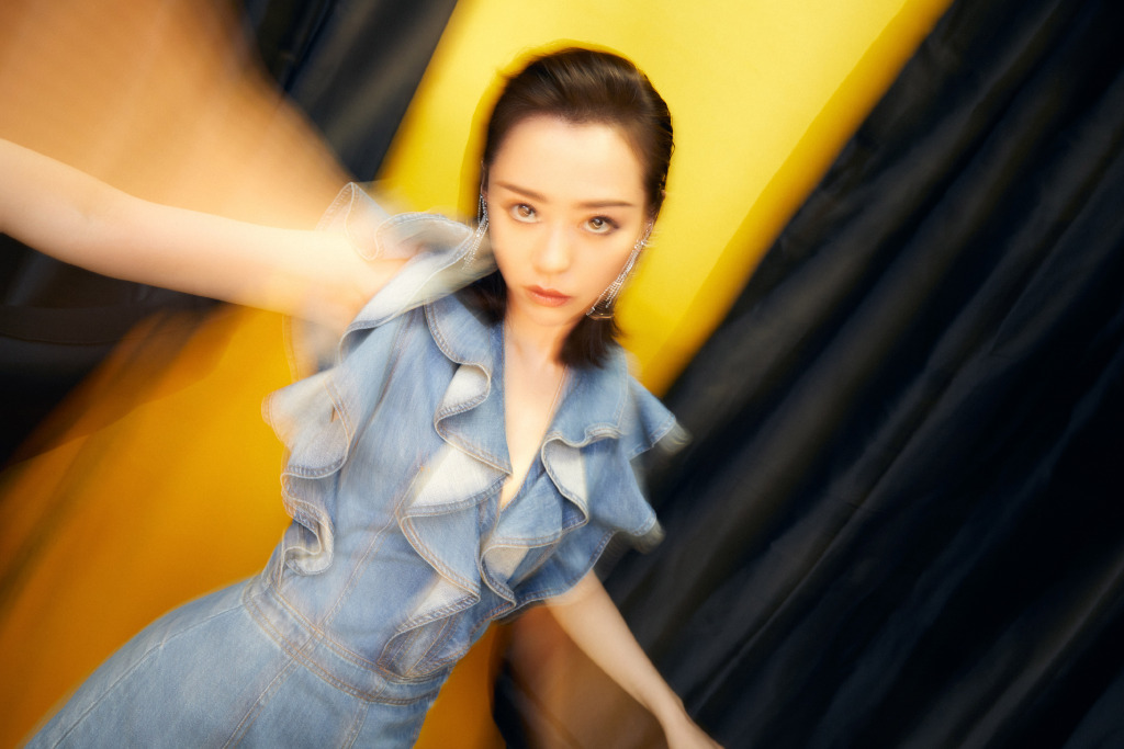 高清黑龙江省伊春美女张靓颖性感百变写真大片图片