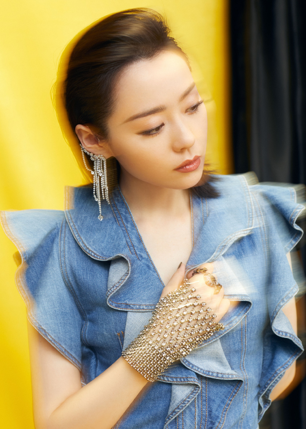高清黑龙江省伊春美女张靓颖纯白优雅时尚写真图片图片