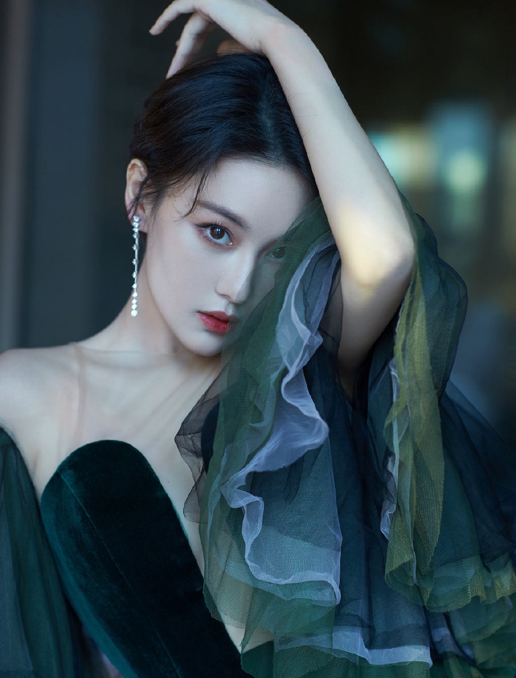 张馨予图片