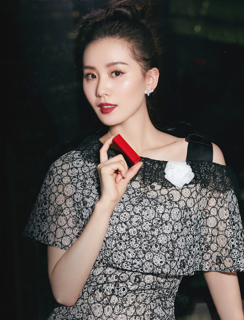 万茜成熟气质写真图片图片