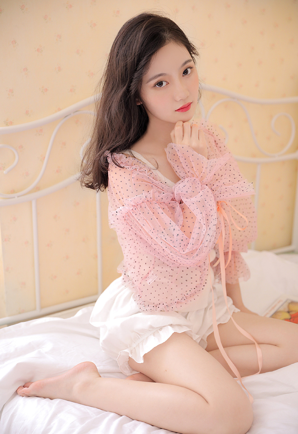床上美女