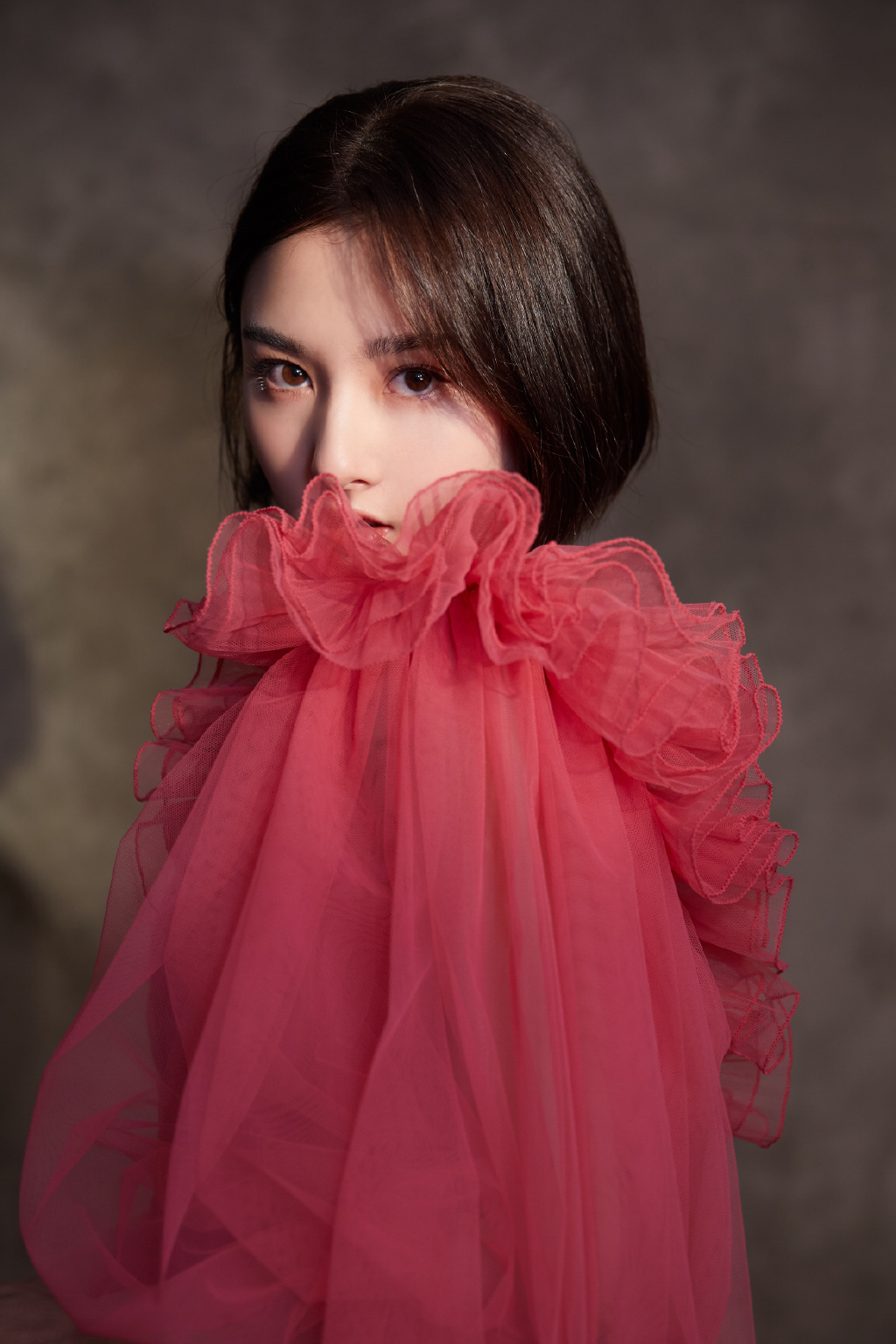 中国北京当代95后女演员小哪吒宋祖儿时尚清新写真桌面壁纸图片 中国北京当代95后女演员小哪吒宋祖儿时尚清新写真桌面壁纸图片