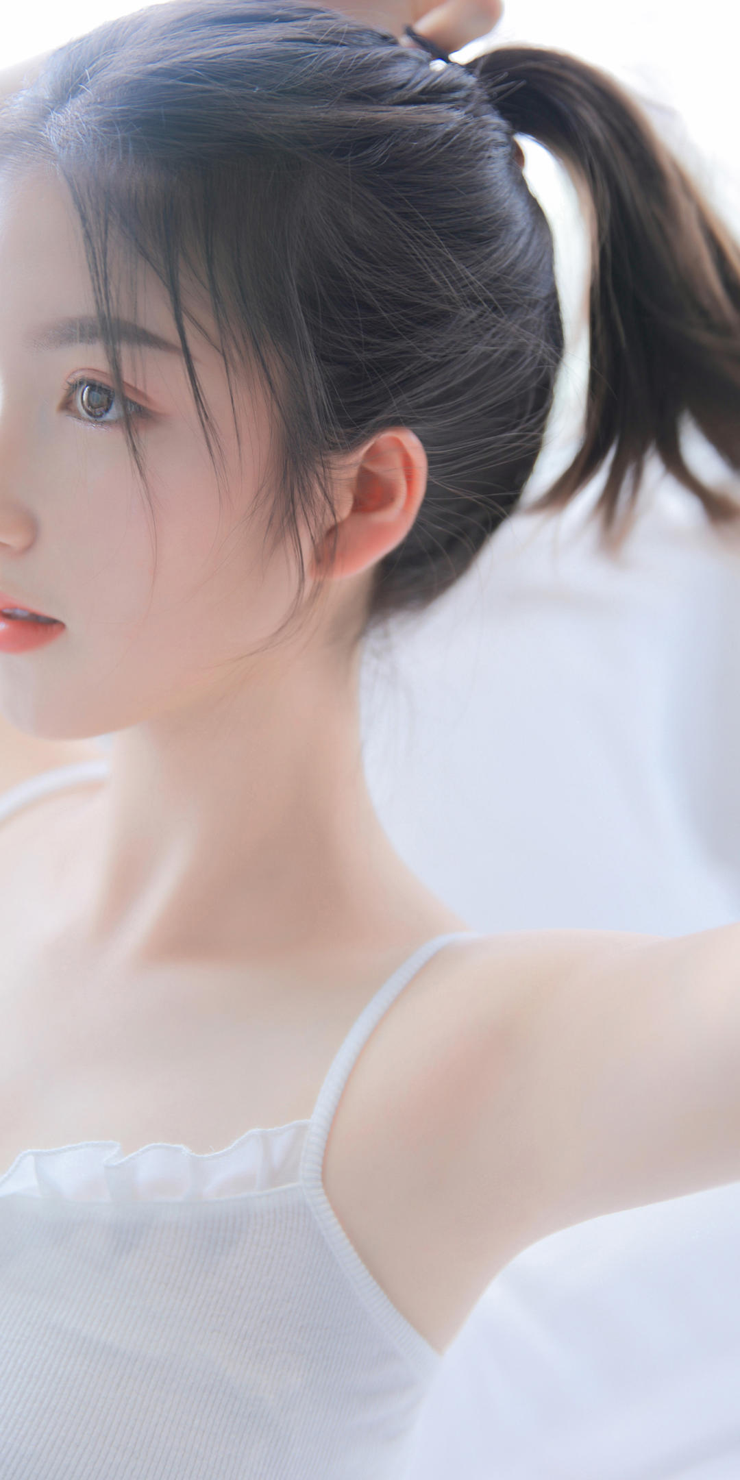 中国台湾女歌手“碧梨”比莉·艾利什炫彩封面写真图片图片