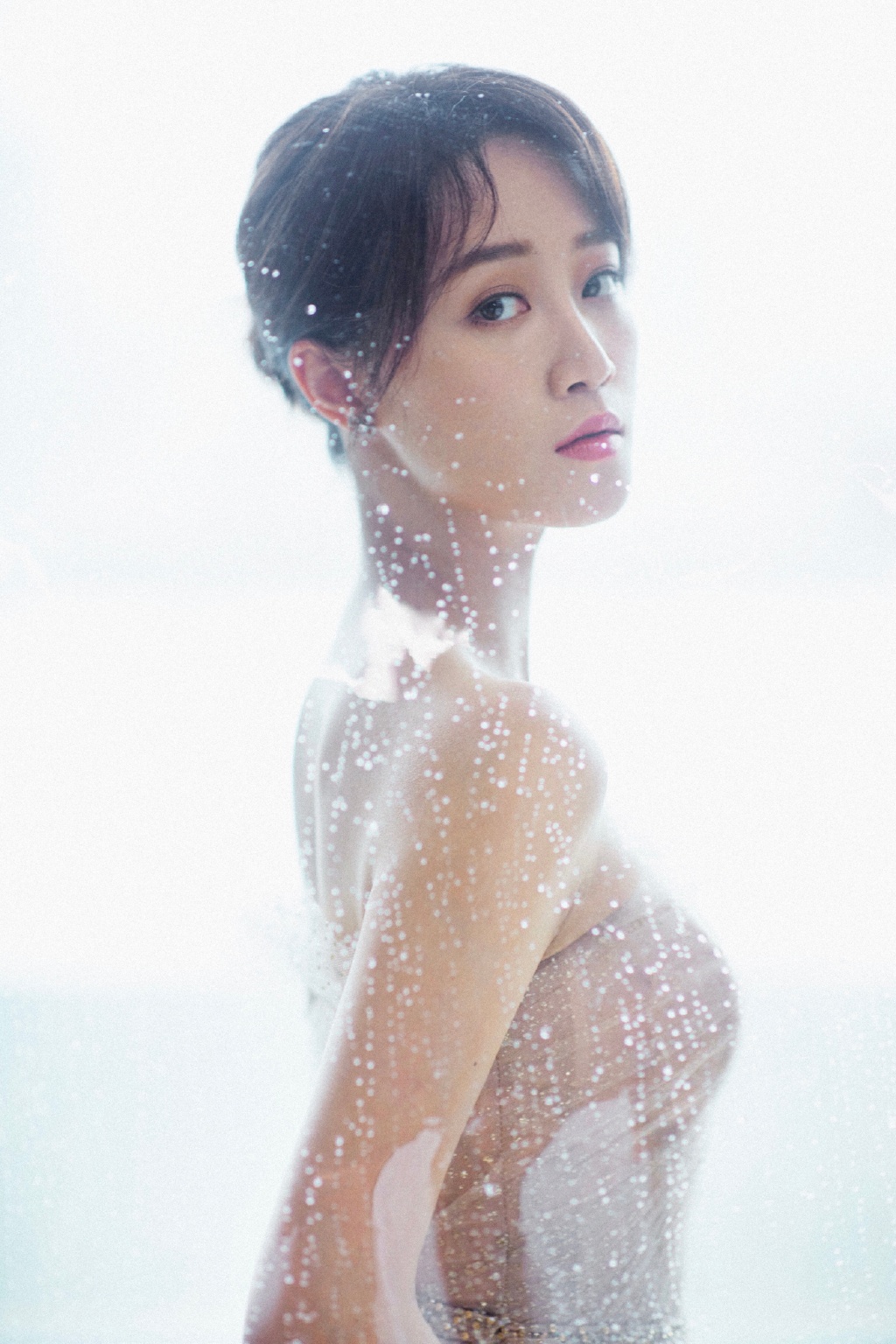 蓝盈莹图片