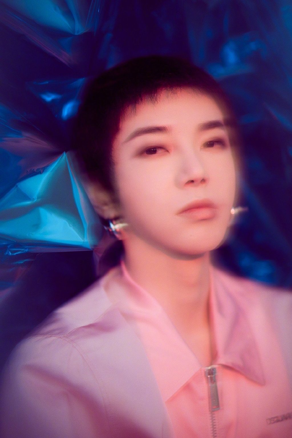 华晨宇迷幻光影写真图片图片