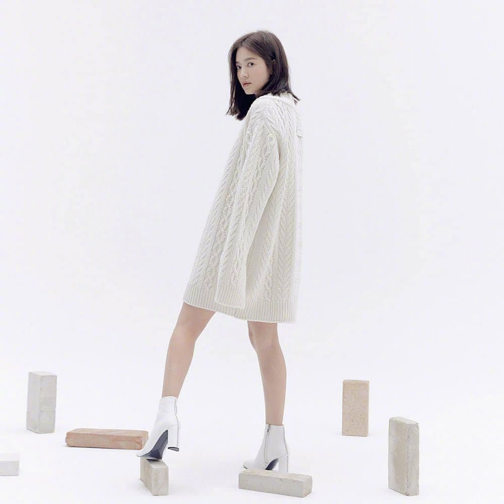 高清韩国大邱广域市女明显宋慧乔图片：亮相Burberry2017秋冬大秀现场图片图片