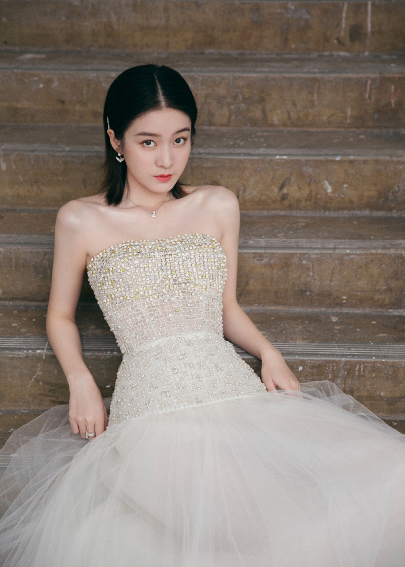 中国内地浙江省义乌女演员张雪迎时尚个性写真图片图片 中国内地浙江省义乌女演员张雪迎时尚个性写真图片图片