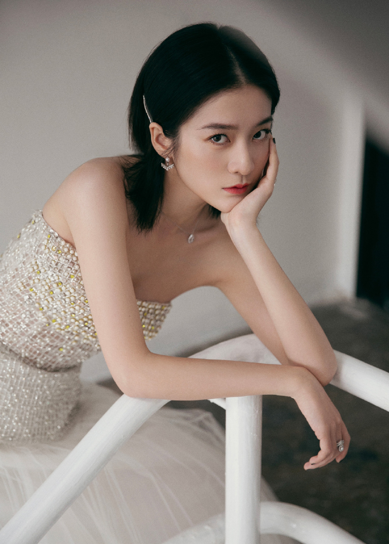 中国内地浙江省义乌女演员张雪迎时尚个性写真图片图片 中国内地浙江省义乌女演员张雪迎时尚个性写真图片图片