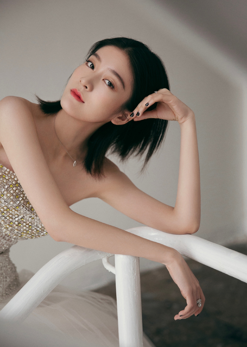 中国内地浙江省义乌女演员张雪迎时尚个性写真图片图片
