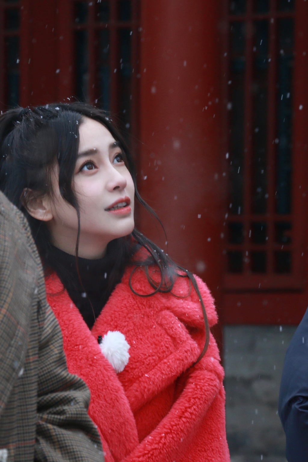 主持人章艳图片 中央电视台主持人章艳图片图片