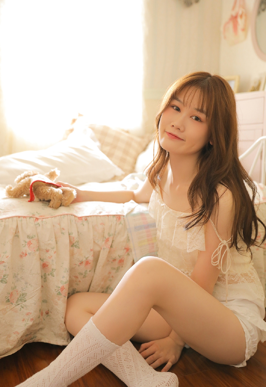 高清北京女孩黄一琳居家妩媚私服照图片图片