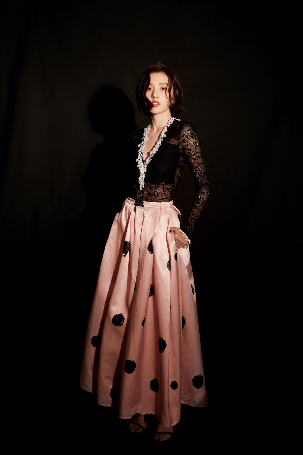 中国北京当代95后女演员宋祖儿时尚芭莎写真图片桌面电脑壁纸图片 中国北京当代95后女演员宋祖儿时尚芭莎写真图片桌面电脑壁纸图片