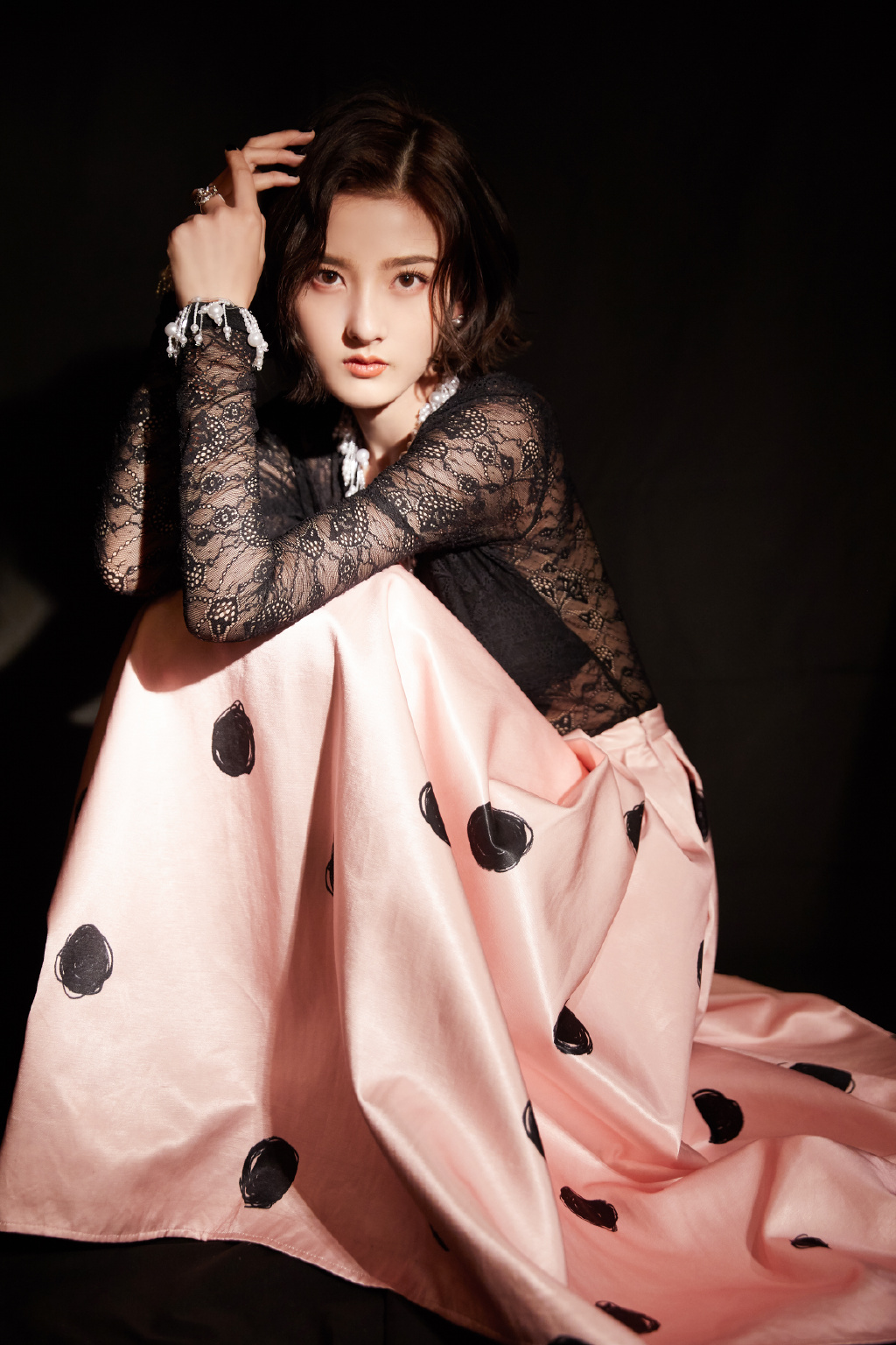 中国北京当代95后女演员宋祖儿时尚芭莎写真图片桌面电脑壁纸图片 中国北京当代95后女演员宋祖儿时尚芭莎写真图片桌面电脑壁纸图片