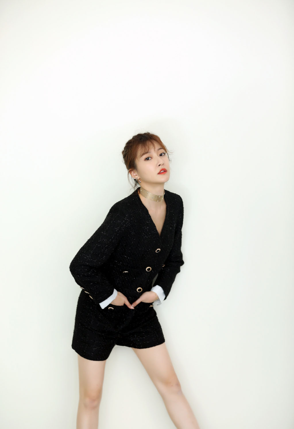 中国四川成都女演员余玥慵懒甜美生活照图片图片