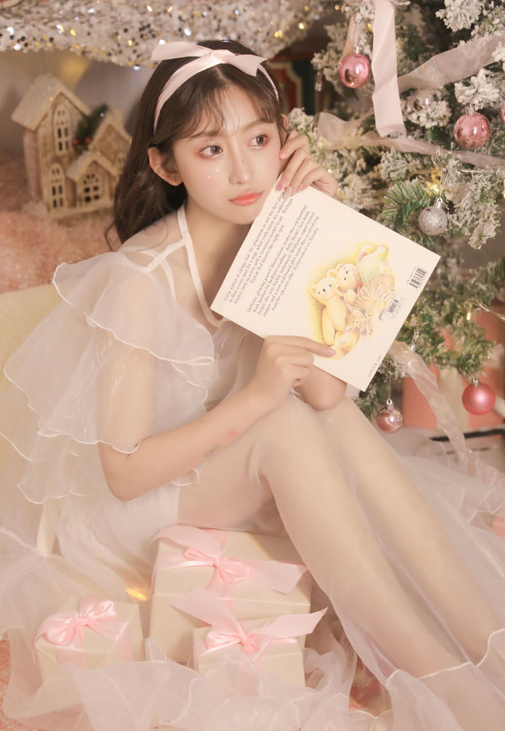中国内地影视新疆乌鲁木齐女演员代斯开叉礼服性感写真图片图片