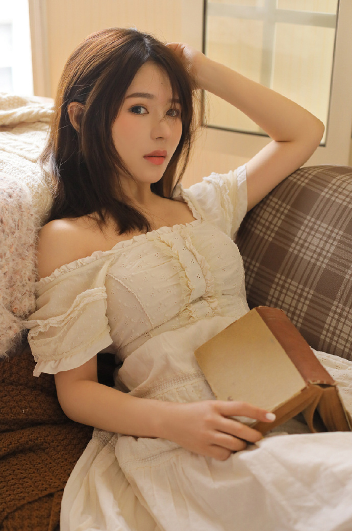 热门萌宠娇小可爱的狗狗吉娃娃特写图片桌面壁纸高清第二辑图片